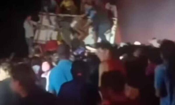 Saquean camión de carne tras un accidente y desatan caos – Prensa 5