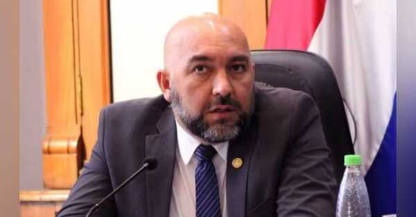 Abogado de exdiputado Arévalo niega relación entre cheques con “Lalo” Gomes y supuesto blanqueo