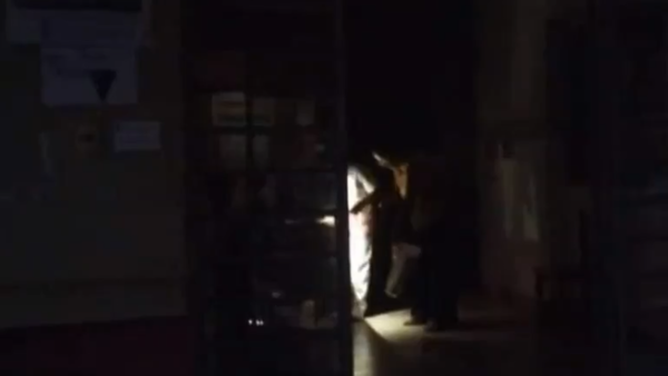 Hospital de Yaguarón se queda sin luz y atención se improvisa con linternas de celulares