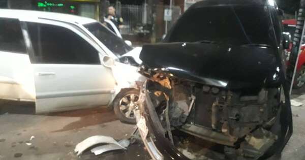 Diario HOY | Ebrio se quedó dormido al volante y provocó choque múltiple en Ñemby