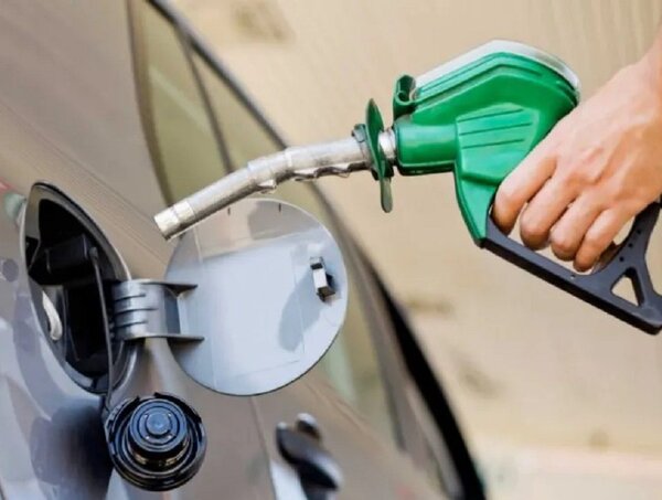 El petróleo baja, pero evalúan suba del precio del combustible · Radio Monumental 1080 AM
