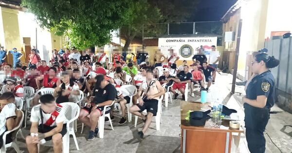 La Nación / Policía demoró a 176 hinchas y 16 cuidacoches en la Supercopa Internacional
