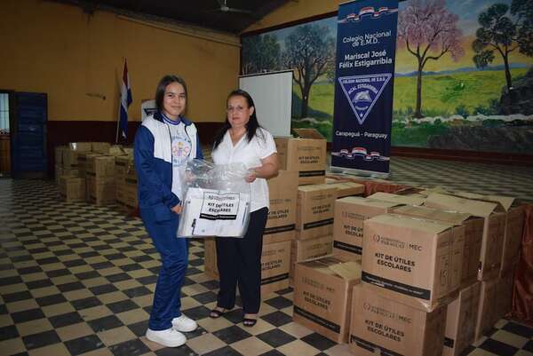 Incertidumbre por entrega a medias de los kits escolares en Carapeguá - Nacionales - ABC Color