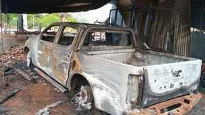 Itapúa: Galpón arde por completo, incluido animales y una camioneta