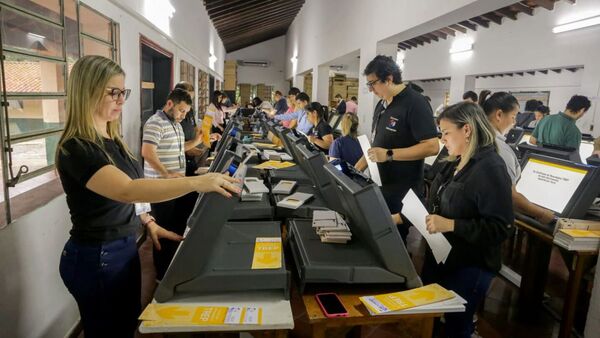 Justicia Electoral cuestiona a la DNCP por retraso en licitación de máquinas de votación