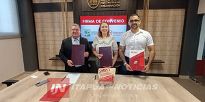 UNAE Y MUNICIPALIDAD DE PIRAPÓ FIRMAN CONVENIO DE BECAS