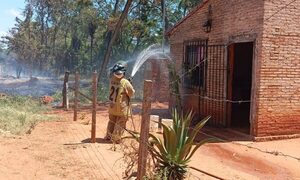 (Video) Reportan incendio en Areguá, cerca de una estación de servicios