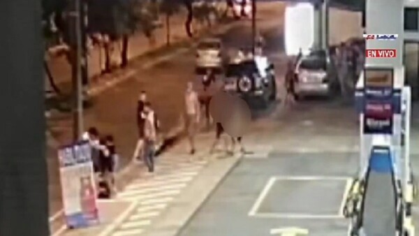 Entre cinco agredieron a un Policía