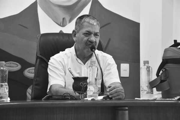 VIDEO | Acorralado por múltiples cuestionamientos, el concejal Alcibíades Quiñonez no tuvo otra que aceptarlas: "Yo te acepto todos tus cuestionamientos (…) soy el peor" - San Lorenzo Hoy