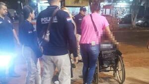 Obligaba a su hijo a pedir monedas y lo explotaba sexualmente