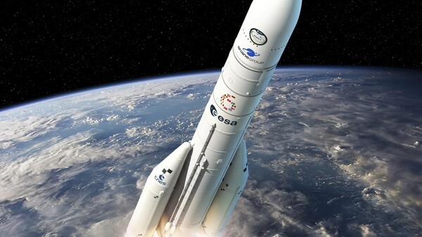 Un Ariane 6 despega con un satélite militar francés en su primera misión comercial
