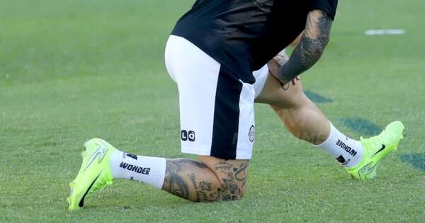 La Nación / Más peso ofensivo con Benedetto de titular