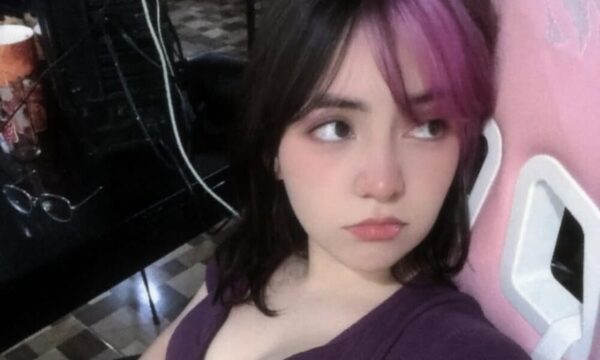(VIDEO) Oniichan mostró su nuevo pelo, pero nadie miró “su nuevo pelo”