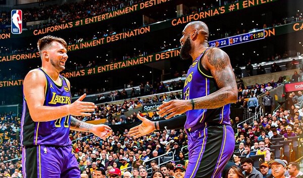 Versus / LeBron y Doncic derriban a los Knicks en octava victoria al hilo de los Lakers