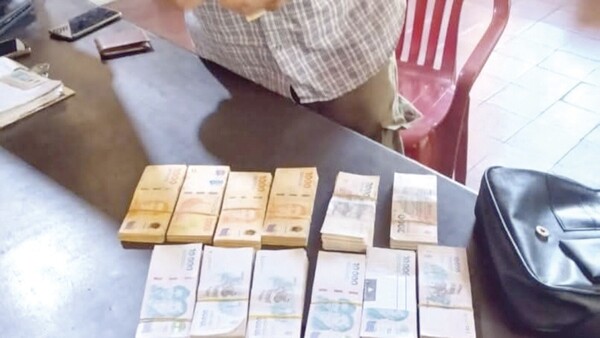 Era maltratado y huyó de su doña con dineral