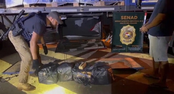 Camión que transportaba cervezas cayó con marihuana en Jasy Kañy