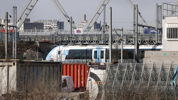 El hallazgo de una bomba de la Segunda Guerra Mundial paraliza la mayor estación de trenes de París