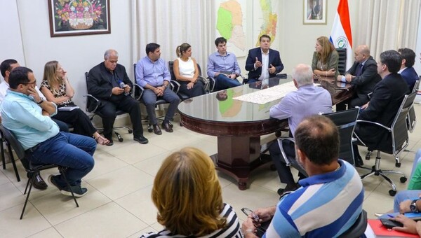 Salud acuerda mecanismos con proveedores de medicamentos, para optimizar provisión a hospitales - .::Agencia IP::.
