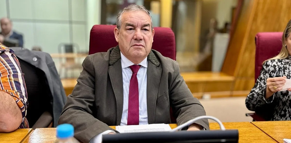 Fiscal铆a pide desestimar causa que investiga muerte del diputado Lalo Gomes a manos de polic铆as