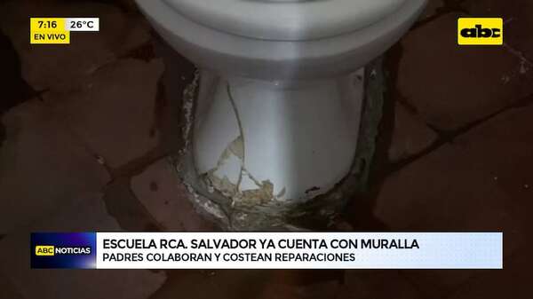 Video: Padres y docentes reparan baños de la escuela ante abandono institucional - ABC Noticias - ABC Color