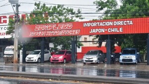 Fiscalía acusa al dueño de una playa de automóviles y a su padre por estafa y otros hechos