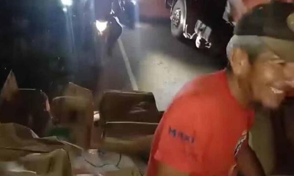 Saqueadores celebran con 30 toneladas de carne robada en caravana – Prensa 5