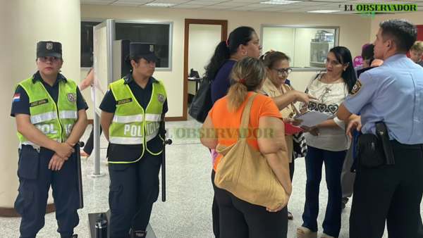 Mafia de los Pagarés: Enfermeras se manifiestan frente al Palacio de Justicia