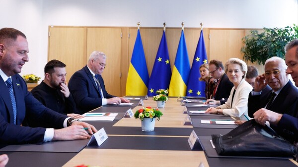 Europa decide rearmarse y apoyar a Ucrania, mientras Rusia protesta