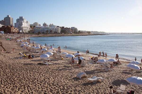 Buscan a deportista desaparecido en aguas de Uruguay - Mundo - ABC Color