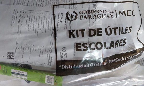 Entrega de kits escolares la escuela Wencesalaa Escalada de Coronel Oviedo - OviedoPress