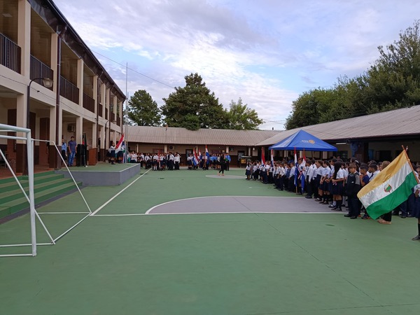 Municipalidad de Cambyretá inaugura nuevo pórtico y patio de honor en instituciones educativas