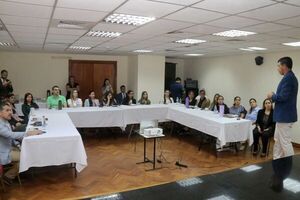 Conversatorio del ministro Ríos sobre “Sana Crítica en la Valoración Probatoria”