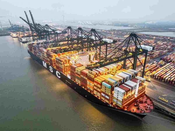 Compra de dos puertos por BlackRock y MSC cerca del Canal abre varios escenarios en Panam谩