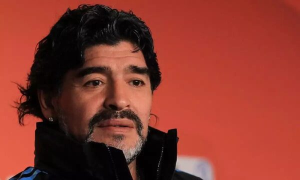 Equipo médico de Maradona va a juicio a cuatro años de la muerte del expelotero