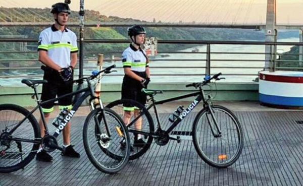 Policía en bicicleta: la nueva apuesta en Puerto Yguazú - La Clave