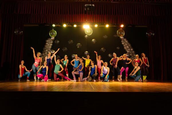 La academia Elina Corrales celebra 15 años de formación artística en Concepción