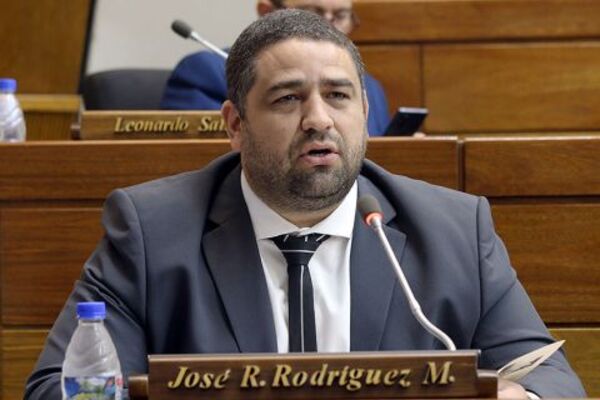 Diputado insiste en que «Lalo» fue asesinado por policias y pide imputación