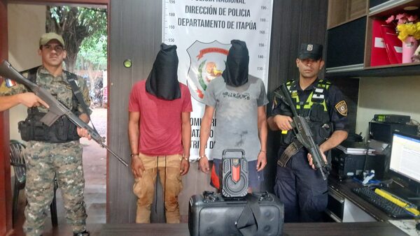 POLICÍA DETIENE A DOS SUJETOS EN NATALIO TRAS HURTO AGRAVADO