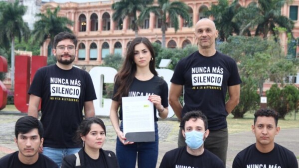 “Democracia en declive” en Paraguay