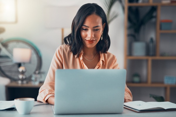 Mujeres en Latinoamérica lideran la intención de emprender con la menor brecha de género a nivel global | Análisis Macro | 5Días