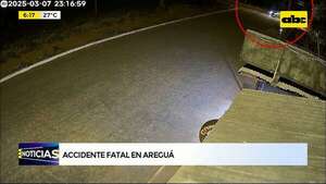 Video: Joven motociclista muere en accidente tras chocar contra un automóvil en Areguá         - ABC Noticias - ABC Color
