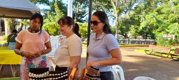Feria de emprendedoras: Un evento que resalta el esfuerzo y la creatividad femenina