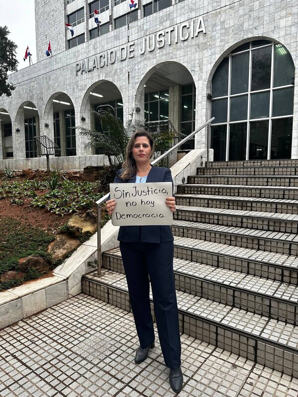 Kattya González anuncia acciones internacionales, por su expulsión del Senado