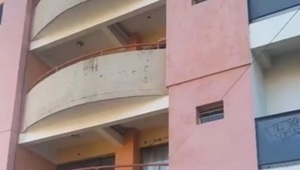 Ciudad del Este: Bomberos rescatan a mujer brasileña que cayó desde un tercer piso