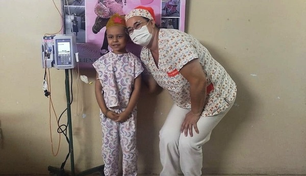 Pequeña bailó de alegría para celebrar que culminó tratamiento contra el cáncer