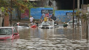 Video: Temporal en la ciudad argentina de Bahía Blanca se cobra la vida de doce personas
