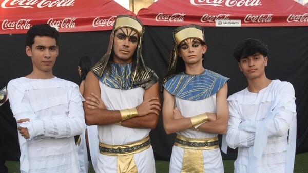 Divertida competencia de baile del colegio ASA