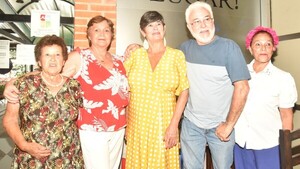 Distendido almuerzo de confraternidad