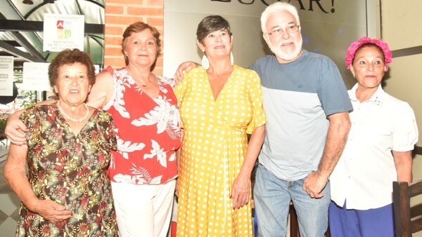 Distendido almuerzo de confraternidad
