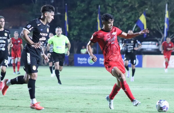 Libertad apenas pudo salvar el invicto en la agonía del partido con Trinidense